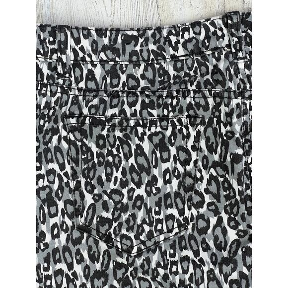 d. jeans Animal Leopard Print Denim Mini Skirt- Size Large - Picture 9 of 10
